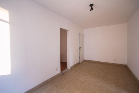 Sala de apartamento para alugar com 2 quartos, 63m² em Colubandê, São Gonçalo