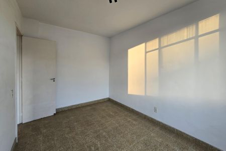 Quarto 1 de apartamento para alugar com 2 quartos, 63m² em Colubandê, São Gonçalo