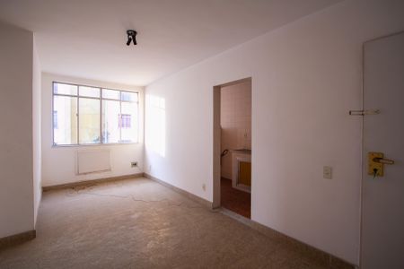 Sala de apartamento para alugar com 2 quartos, 63m² em Colubandê, São Gonçalo