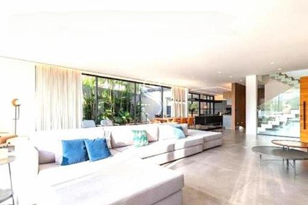 Casa à venda com 3 quartos, 1200m² em Jardim dos Estados, São Paulo