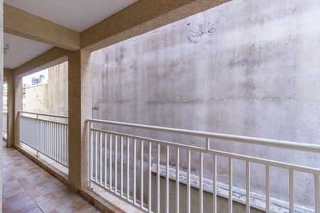 Vista Sala de casa de condomínio para alugar com 1 quarto, 47m² em Jardim Peri, São Paulo