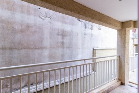 Vista Sala de casa de condomínio para alugar com 1 quarto, 47m² em Jardim Peri, São Paulo