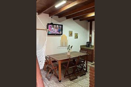 Casa à venda com 3 quartos, 125m² em Vila Liviero, São Paulo