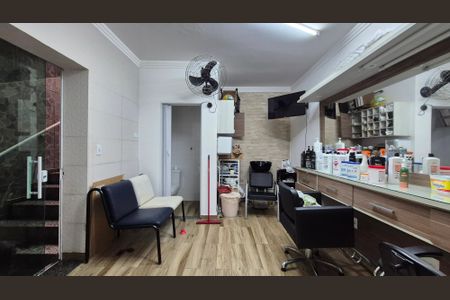 Casa à venda com 193m², 3 quartos e 2 vagasQuarto de serviço