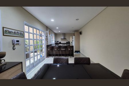 Casa à venda com 193m², 3 quartos e 2 vagasSala de jantar