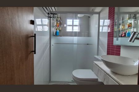Casa à venda com 193m², 3 quartos e 2 vagasBanheiro 