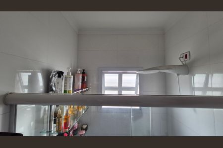 Casa à venda com 193m², 3 quartos e 2 vagasBanheiro 