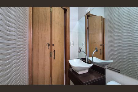 Casa à venda com 193m², 3 quartos e 2 vagasBanheiro da suíte