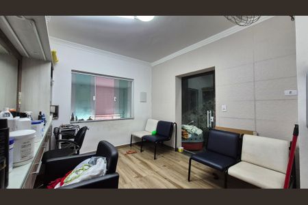 Casa à venda com 193m², 3 quartos e 2 vagasQuarto de serviço