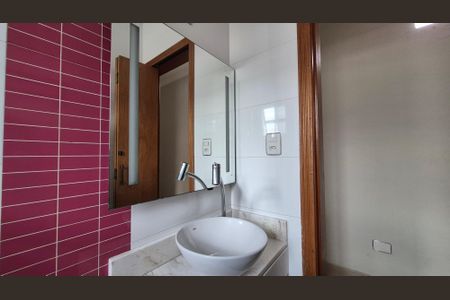 Casa à venda com 193m², 3 quartos e 2 vagasBanheiro 