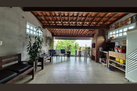 Casa à venda com 193m², 3 quartos e 2 vagasVaranda