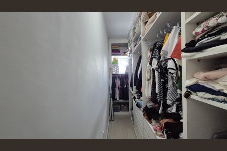 Casa à venda com 193m², 3 quartos e 2 vagasCloset