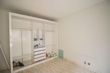 Quarto 2 de apartamento para alugar com 2 quartos, 45m² em Porto Novo, São Gonçalo
