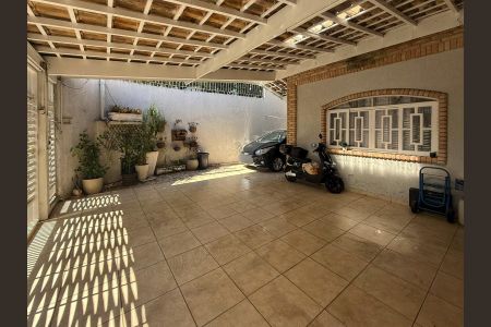 Casa à venda com 125m², 3 quartos e 4 vagas Casa à venda com 125m², 3 quartos e 4 vagasGaragem
