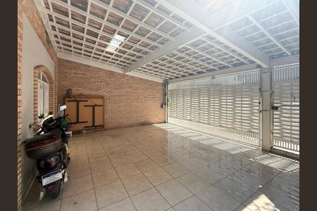 Casa à venda com 125m², 3 quartos e 4 vagas Casa à venda com 125m², 3 quartos e 4 vagasGaragem