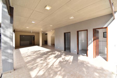 Casa para alugar com 450m², 3 quartos e 12 vagasÁrea externa