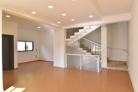 Casa para alugar com 450m², 3 quartos e 12 vagasSala