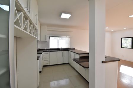 Casa para alugar com 450m², 3 quartos e 12 vagasCozinha