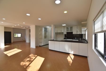 Casa para alugar com 450m², 3 quartos e 12 vagasSala