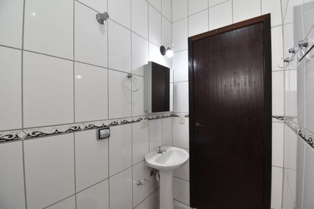 Casa para alugar com 450m², 3 quartos e 12 vagasBanheiro externo