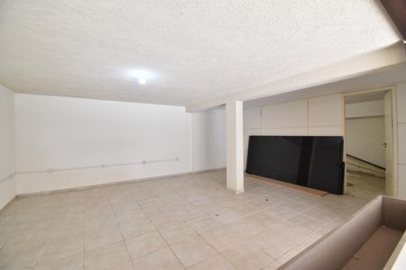 Casa para alugar com 450m², 3 quartos e 12 vagasDepósito