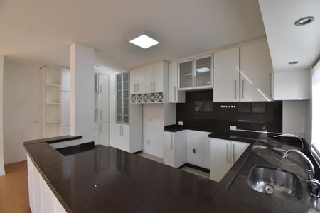 Casa para alugar com 450m², 3 quartos e 12 vagasCozinha