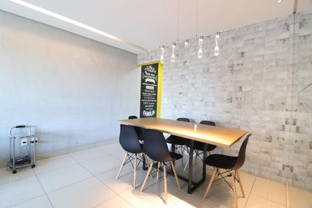 Sala de apartamento para alugar com 2 quartos, 65m² em Centro, Uberlândia
