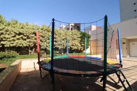 Apartamento para alugar com 65m², 2 quartos e 2 vagasÁrea comum - Playground