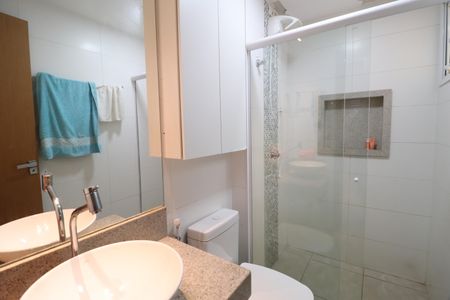 Apartamento para alugar com 65m², 2 quartos e 2 vagasBanheiro Social