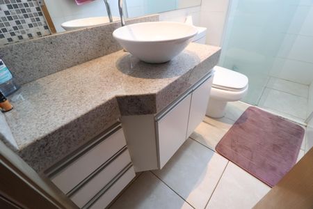 Apartamento para alugar com 65m², 2 quartos e 2 vagasBanheiro do Quarto 2