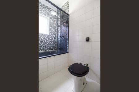 Casa de condomínio para alugar com 246m², 7 quartos e 4 vagas Casa de condomínio para alugar com 246m², 7 quartos e 4 vagasBanheiro da Suíte