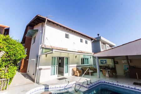 Casa de condomínio para alugar com 246m², 7 quartos e 4 vagas Casa de condomínio para alugar com 246m², 7 quartos e 4 vagasPiscina