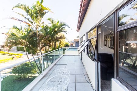 Casa de condomínio para alugar com 246m², 7 quartos e 4 vagas Casa de condomínio para alugar com 246m², 7 quartos e 4 vagasVaranda