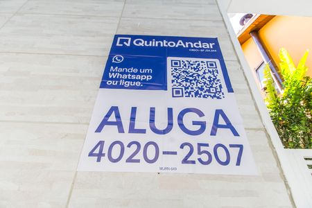 Casa de condomínio para alugar com 246m², 7 quartos e 4 vagas Casa de condomínio para alugar com 246m², 7 quartos e 4 vagasVista da Rua