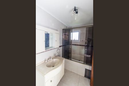 Casa de condomínio para alugar com 246m², 7 quartos e 4 vagas Casa de condomínio para alugar com 246m², 7 quartos e 4 vagasBanheiro da Suíte