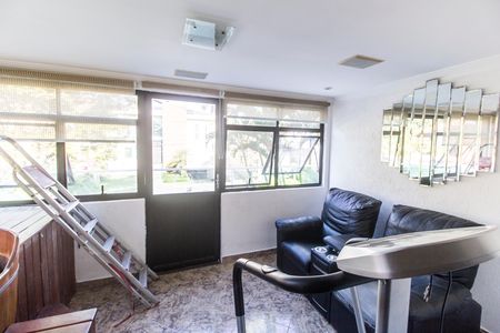 Casa de condomínio para alugar com 246m², 7 quartos e 4 vagas Casa de condomínio para alugar com 246m², 7 quartos e 4 vagasVaranda