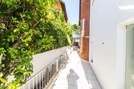 Casa de condomínio para alugar com 246m², 7 quartos e 4 vagas Casa de condomínio para alugar com 246m², 7 quartos e 4 vagasCorredor