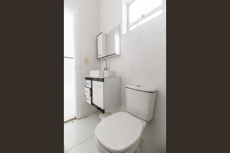 Casa de condomínio para alugar com 246m², 7 quartos e 4 vagas Casa de condomínio para alugar com 246m², 7 quartos e 4 vagasBanheiro de serviço