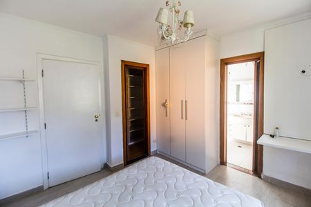 Casa de condomínio para alugar com 246m², 7 quartos e 4 vagas Casa de condomínio para alugar com 246m², 7 quartos e 4 vagasSuíte 1