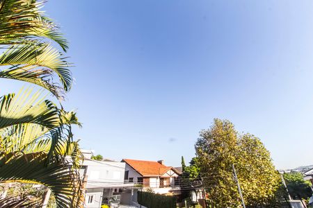Casa de condomínio para alugar com 246m², 7 quartos e 4 vagas Casa de condomínio para alugar com 246m², 7 quartos e 4 vagasVista da Suíte