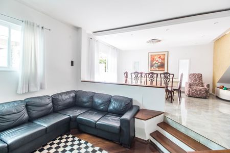 Casa de condomínio para alugar com 246m², 7 quartos e 4 vagas Casa de condomínio para alugar com 246m², 7 quartos e 4 vagasSala