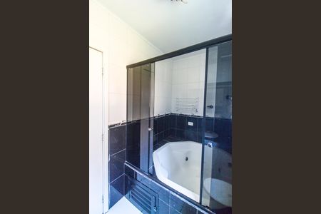 Casa de condomínio para alugar com 246m², 7 quartos e 4 vagas Casa de condomínio para alugar com 246m², 7 quartos e 4 vagasBanheiro da Suíte