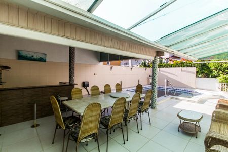 Casa de condomínio para alugar com 246m², 7 quartos e 4 vagas Casa de condomínio para alugar com 246m², 7 quartos e 4 vagasÁrea gourmet