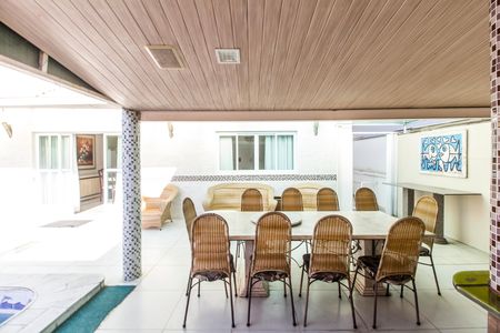 Casa de condomínio para alugar com 246m², 7 quartos e 4 vagas Casa de condomínio para alugar com 246m², 7 quartos e 4 vagasÁrea gourmet