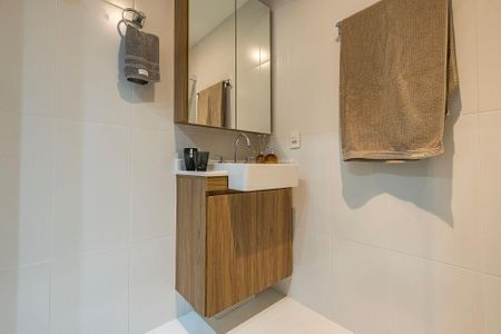 Banheiro de kitnet/studio à venda com 1 quarto, 26m² em Sumaré, São Paulo