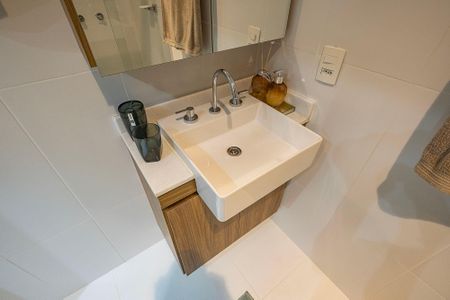 Banheiro de kitnet/studio à venda com 1 quarto, 26m² em Sumaré, São Paulo