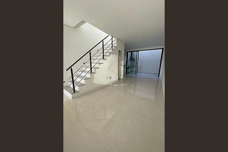 Casa à venda com 3 quartos, 113m² em Cupecê, São Paulo