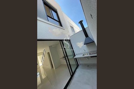 Casa à venda com 3 quartos, 113m² em Cupecê, São Paulo