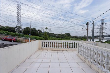 Casa à venda com 98m², 4 quartos e 2 vagasVista sala