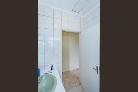 Casa à venda com 98m², 4 quartos e 2 vagasBanheiro 1